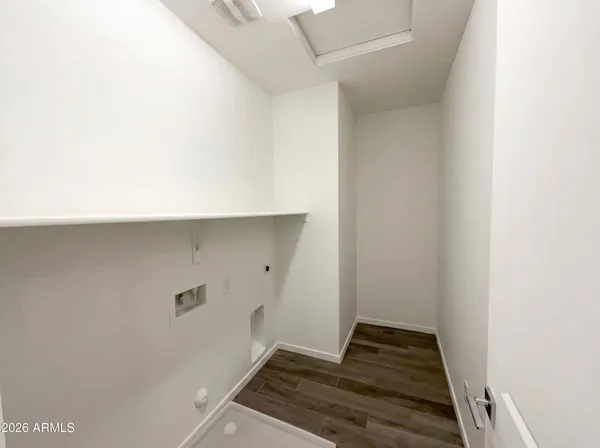 a view of utility room