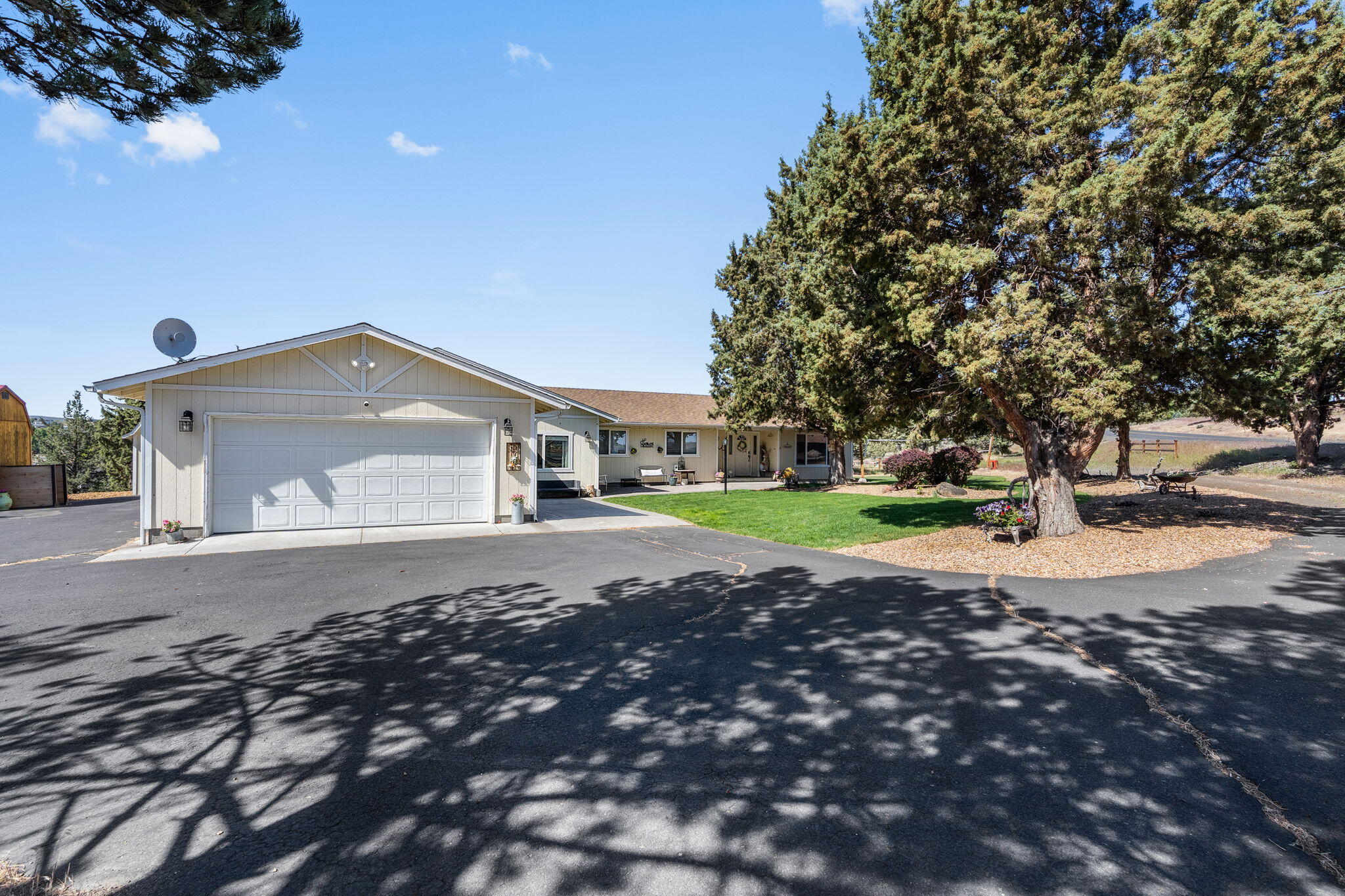 851 Southeast Rancho Lane Madras, OR 97741 - Photo 48 of 52 2025_05_21_851_se_rancho_lane_madras-3