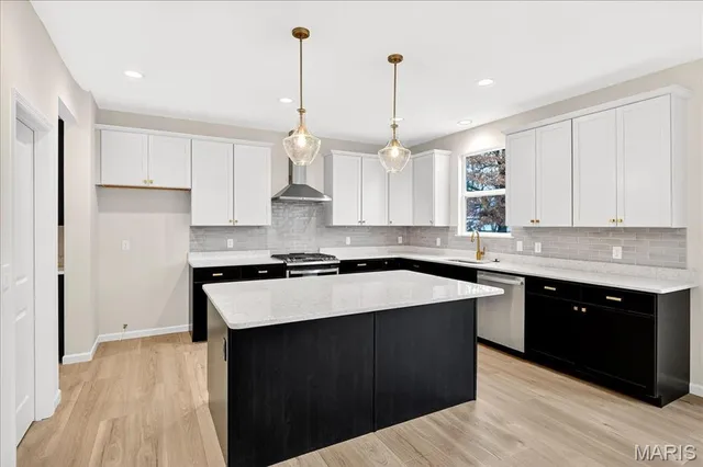 $622,748 | 210 Randlin Drive, Lake St. Louis, MO 63367