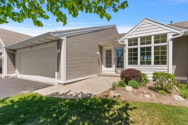 $319,900 | 846 Claremont Court, Holland, MI 49423
