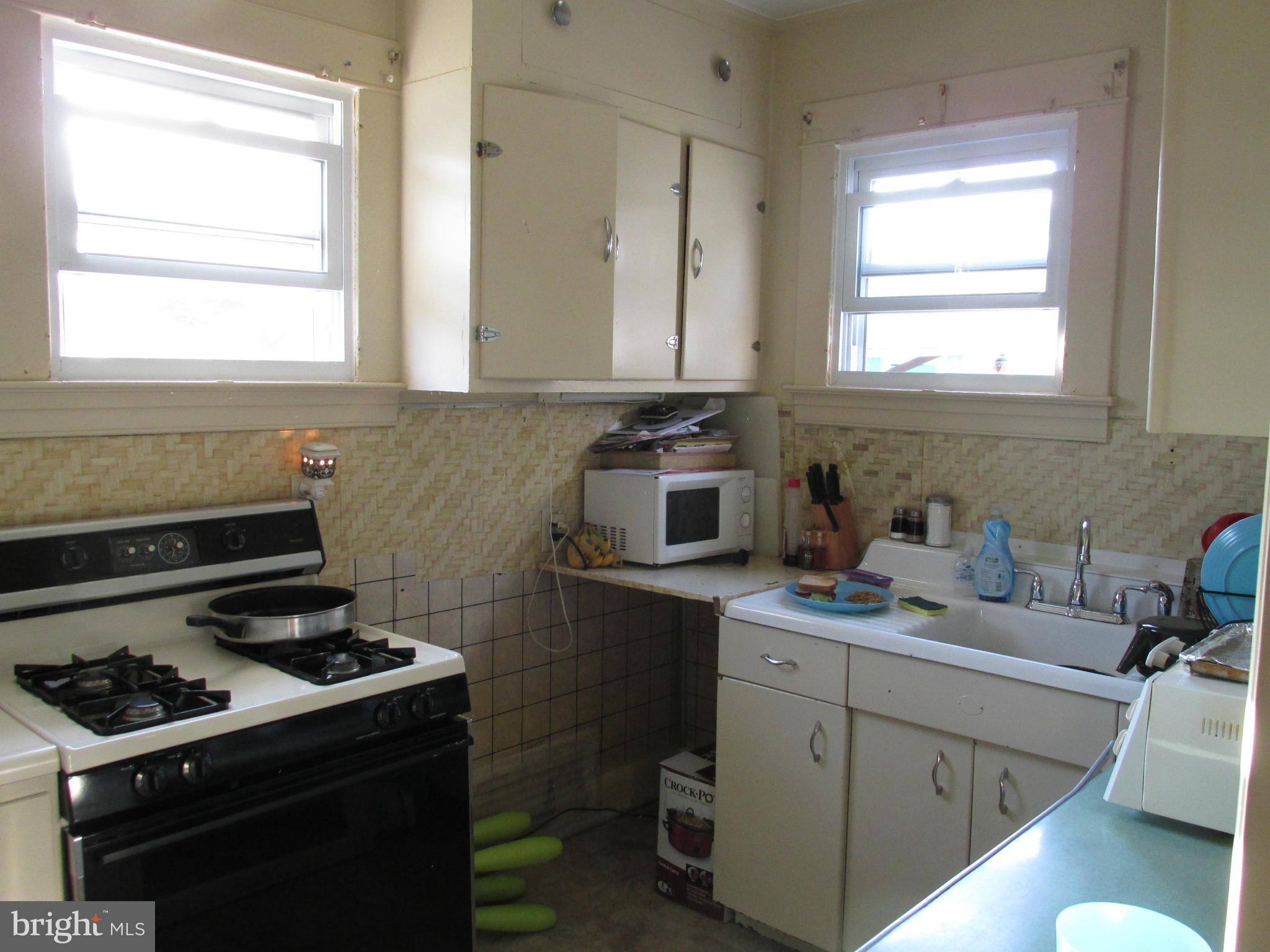 1818 Portship Road Baltimore, MD 21222 - Photo 3 of 30 Kitchen