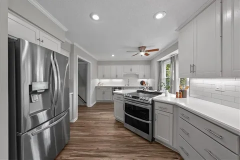 $457,000 | 9805 West 104th Terrace, Overland Park, KS 66212