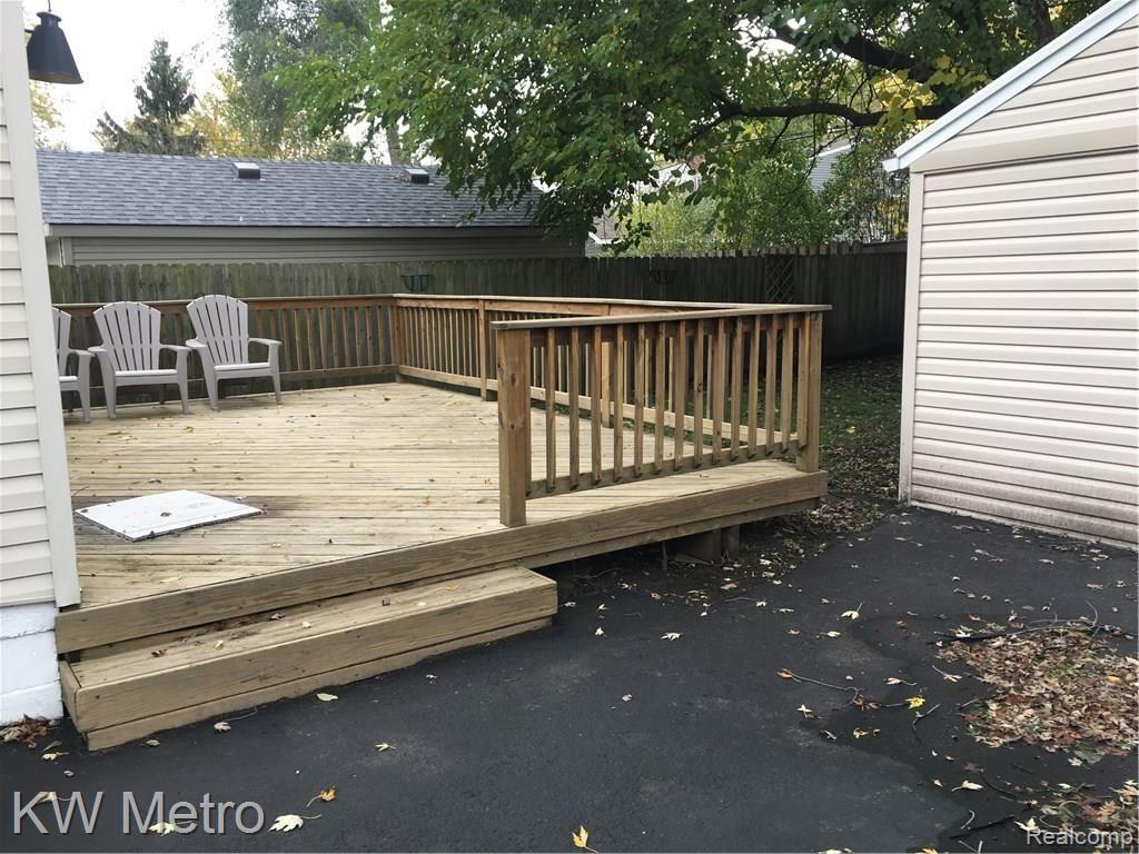1919 Cambridge Road Berkley, MI 48072 - Photo 2 of 25