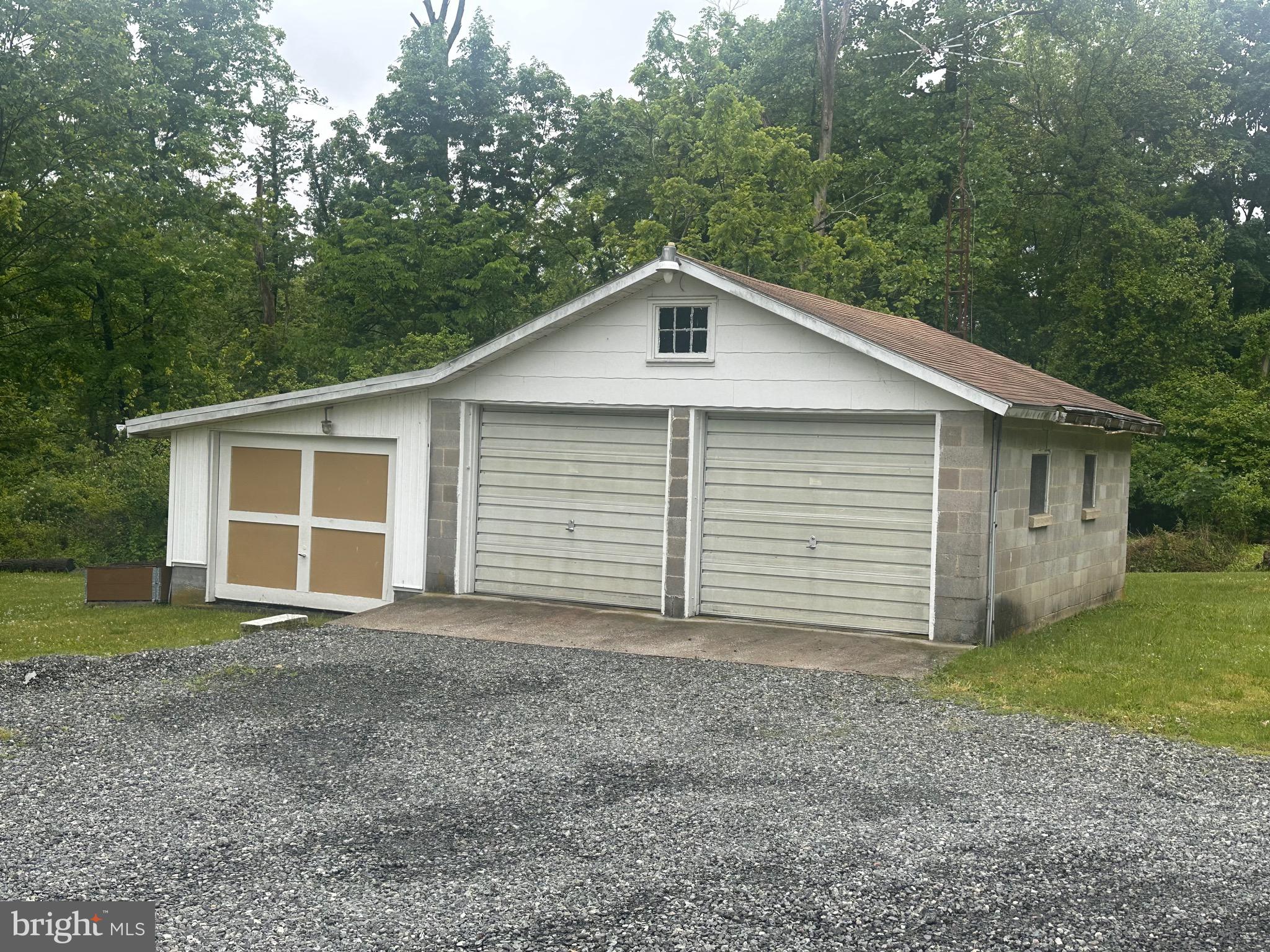 2439 State Street Macungie, PA 18062 - Photo 4 of 17