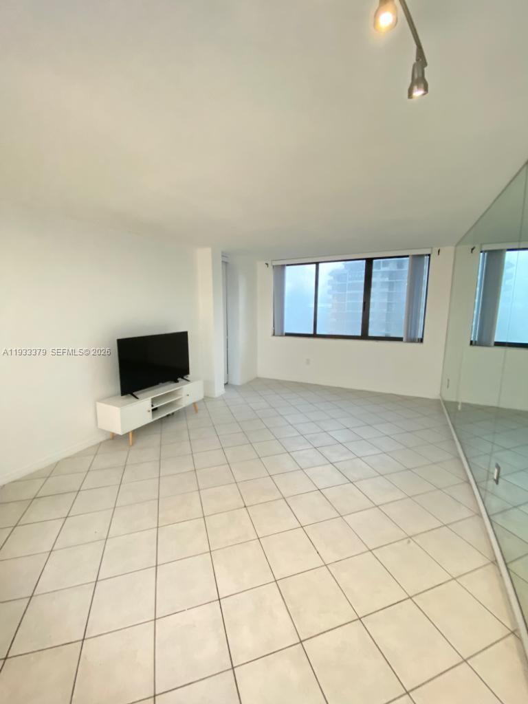 540 Brickell Key Drive, Unit 925 Miami, FL 33131 - Photo 4 of 10