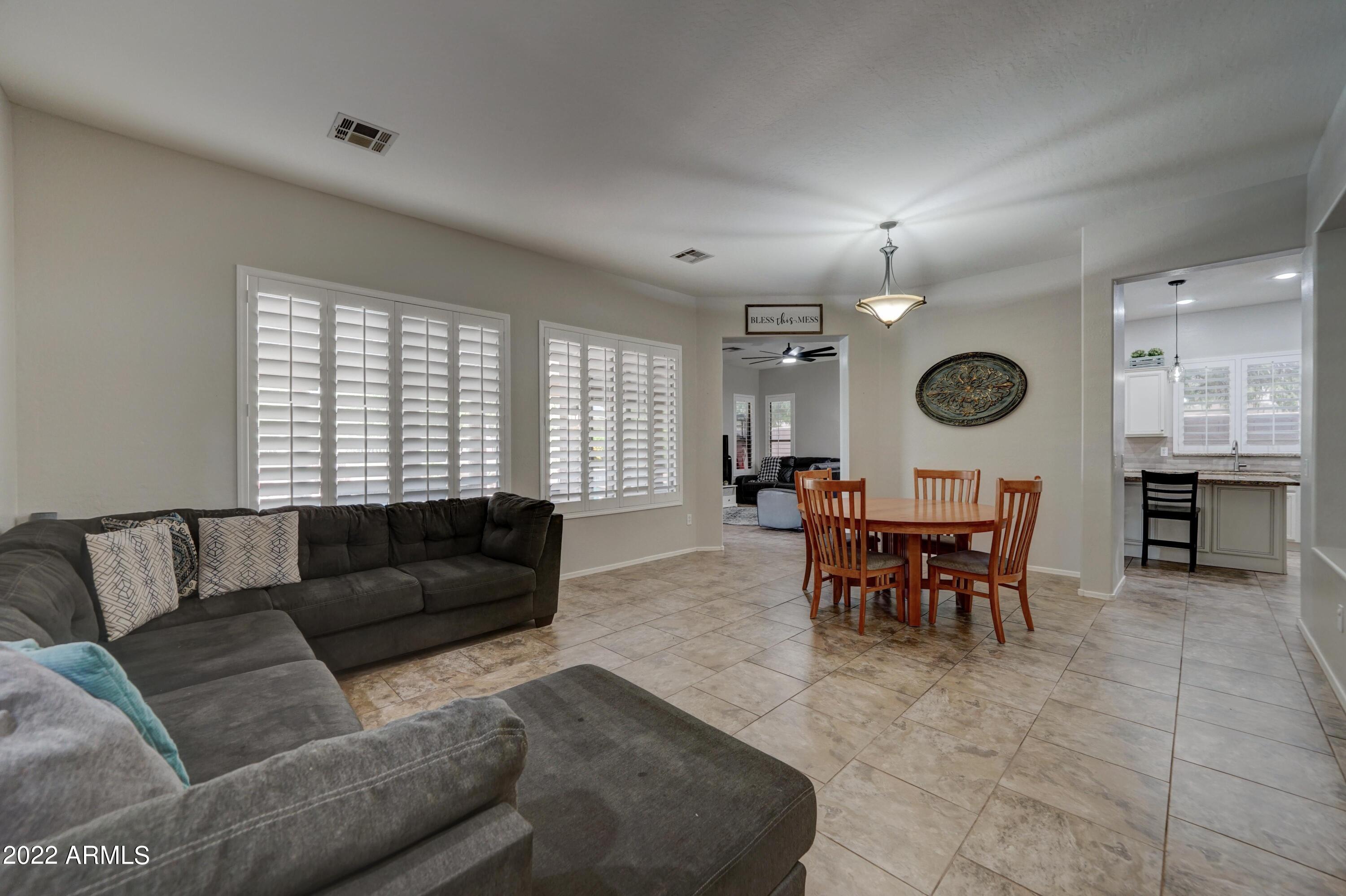 976 East Del Rio Street Gilbert, AZ 85295 - Photo 3 of 35 976 E Del Rio-7