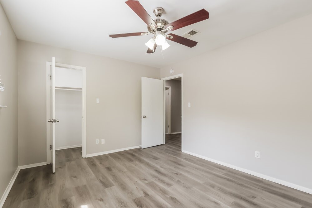 25106 Lynbriar Lane Spring, TX 77373 - Photo 14 of 17