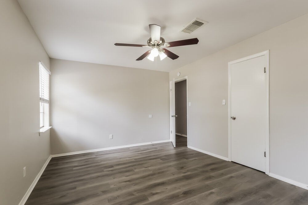 25106 Lynbriar Lane Spring, TX 77373 - Photo 15 of 17