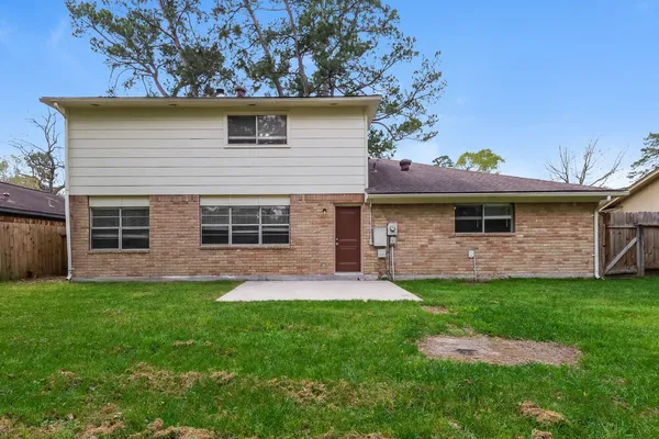 $1,900 | 25106 Lynbriar Lane, Spring, TX 77373