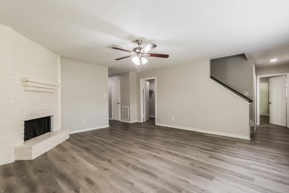 25106 Lynbriar Lane Spring, TX 77373 - Photo 4 of 17