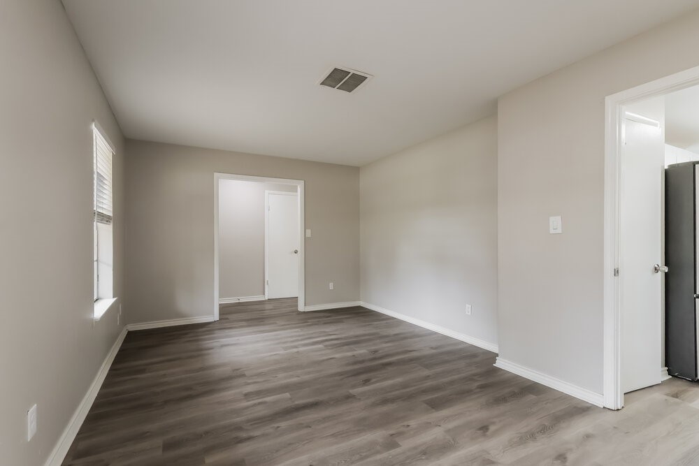 25106 Lynbriar Lane Spring, TX 77373 - Photo 7 of 17