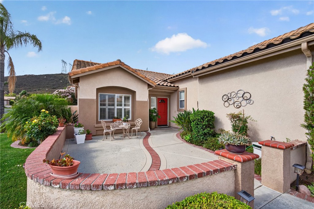 5001 Rio Bravo Drive Banning, CA 92220 - Photo 4 of 38 Front yard patio