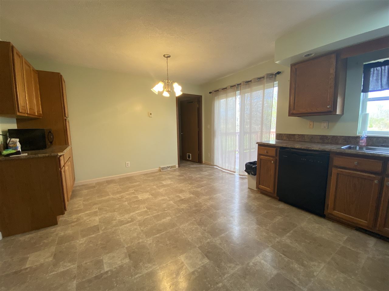 5250 North Webster Road Flint, MI 48504 - Photo 15 of 28
