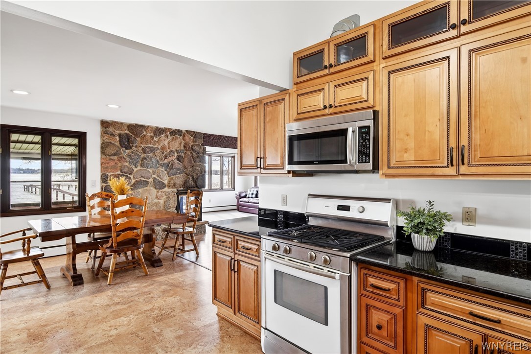 94 York Road Wheatfield, NY 14304 - Photo 13 of 37