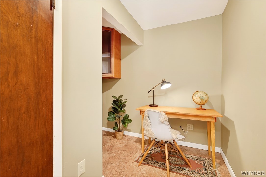 94 York Road Wheatfield, NY 14304 - Photo 19 of 37