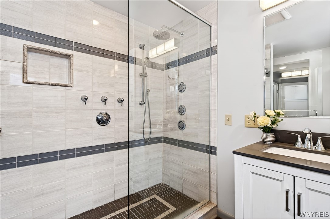 94 York Road Wheatfield, NY 14304 - Photo 21 of 37