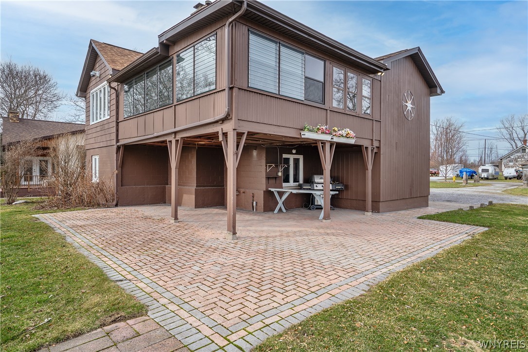 94 York Road Wheatfield, NY 14304 - Photo 5 of 37