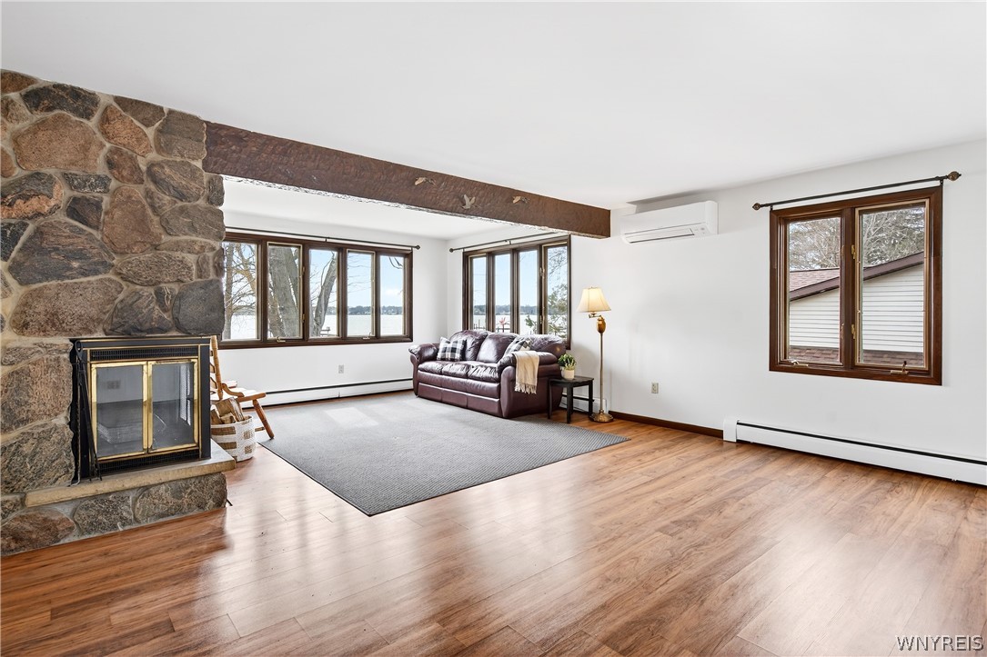 94 York Road Wheatfield, NY 14304 - Photo 7 of 37