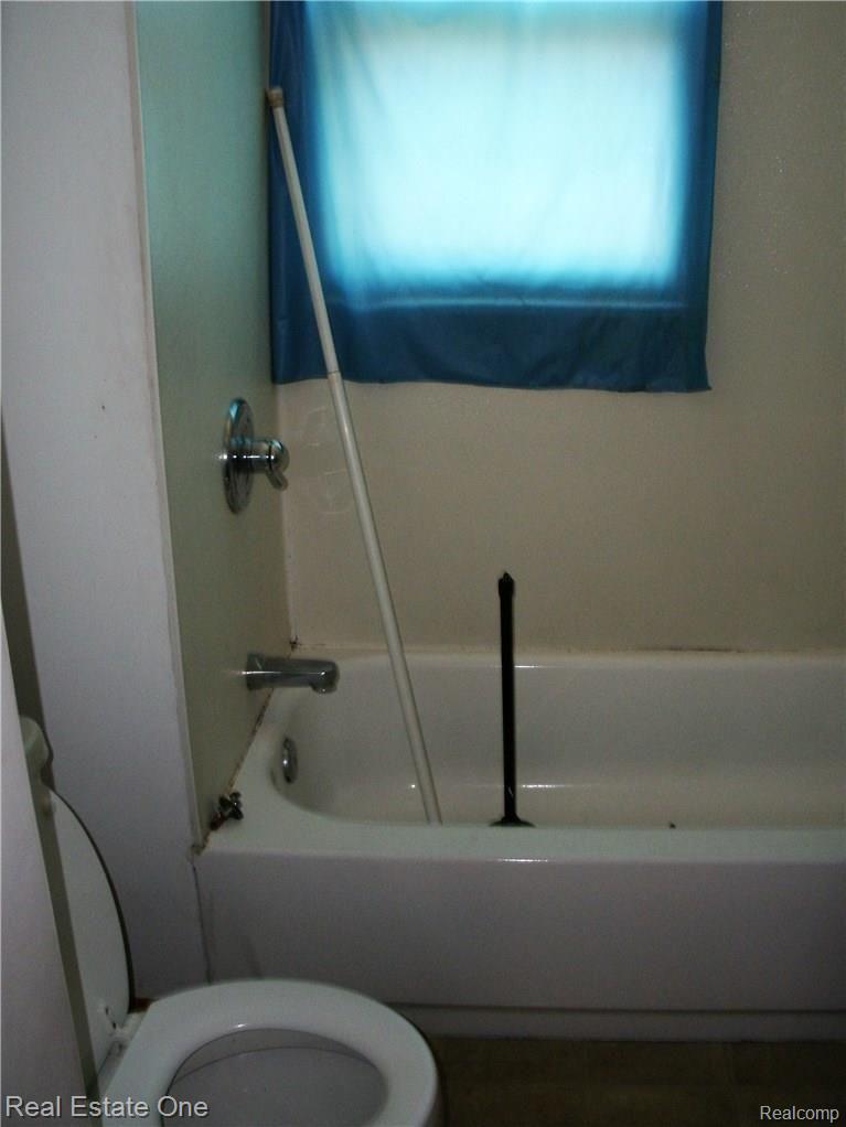 196 Summit Street River Rouge, MI 48218 - Photo 19 of 59 GEDC0182.JPG