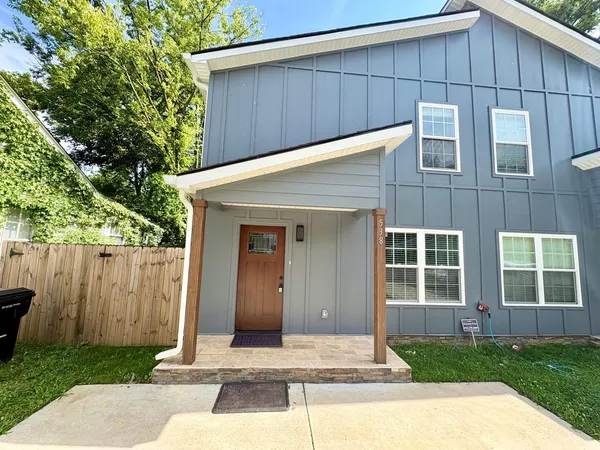 $2,300 | 538 East State Street, Murfreesboro, TN 37130