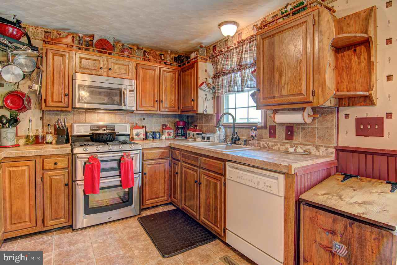 155 Filbert Street Hanover, PA 17331 - Photo 3 of 22 Gallery Image 3