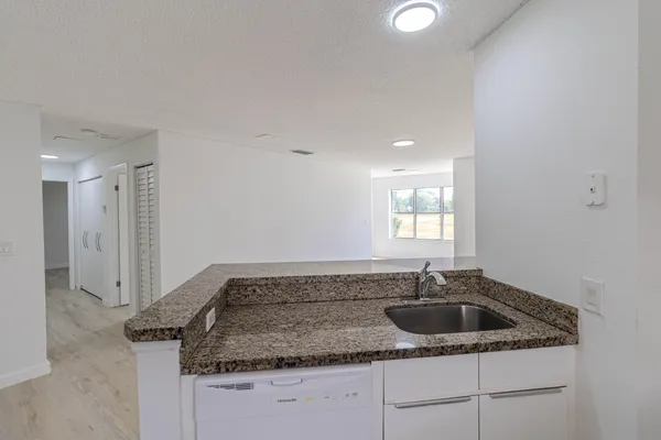$2,400 | 3350 Pinewalk Drive North, Margate, FL 33063