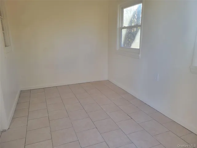 $1,700 | 3479 Lexington Avenue, Unit L8, Mohegan Lake, NY 10547