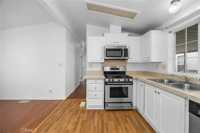 $190,000 | 19127 Pioneer Boulevard, Unit 76, Artesia, CA 90701