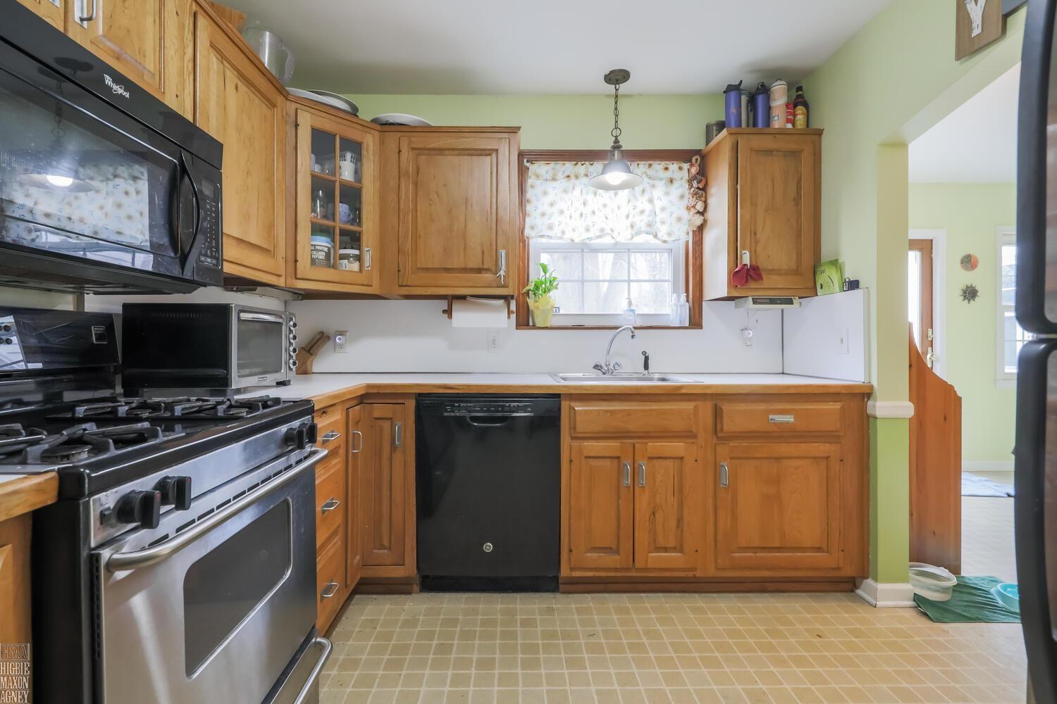 1303 Devonshire Road Grosse Pointe Park, MI 48230 - Photo 11 of 20