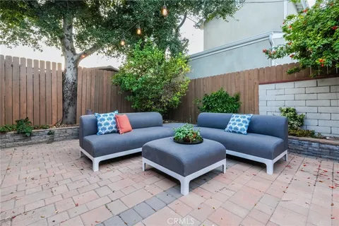 $1,779,000 | 3958 Seneca Avenue, Los Angeles, CA 90039