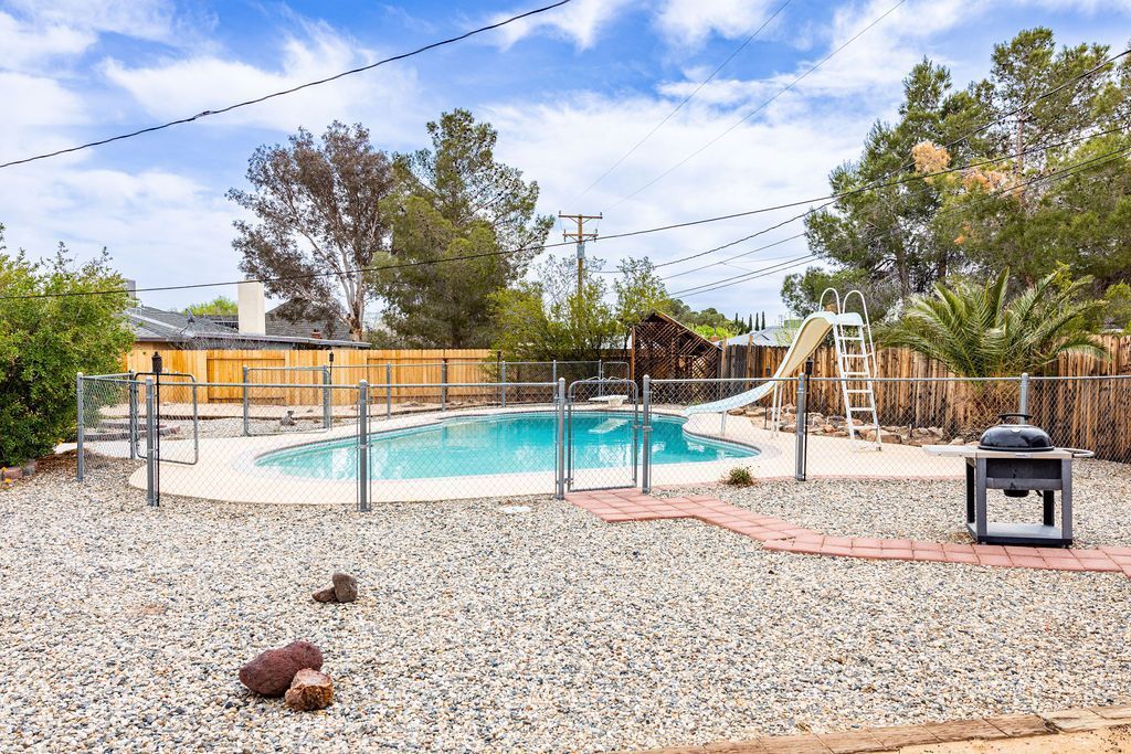 757 West Coral Avenue Ridgecrest, CA 93555 - Photo 33 of 37 Gallery Image 33