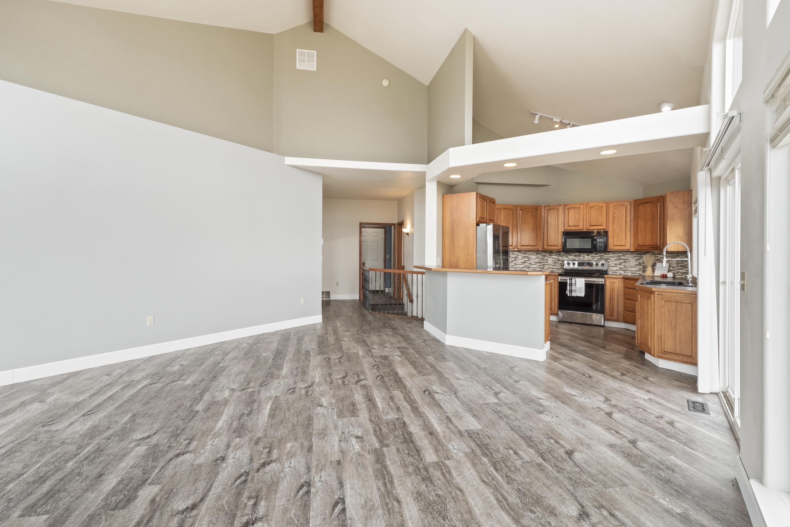 21606 North Hazard Road Spokane, WA 99208 - Photo 13 of 49