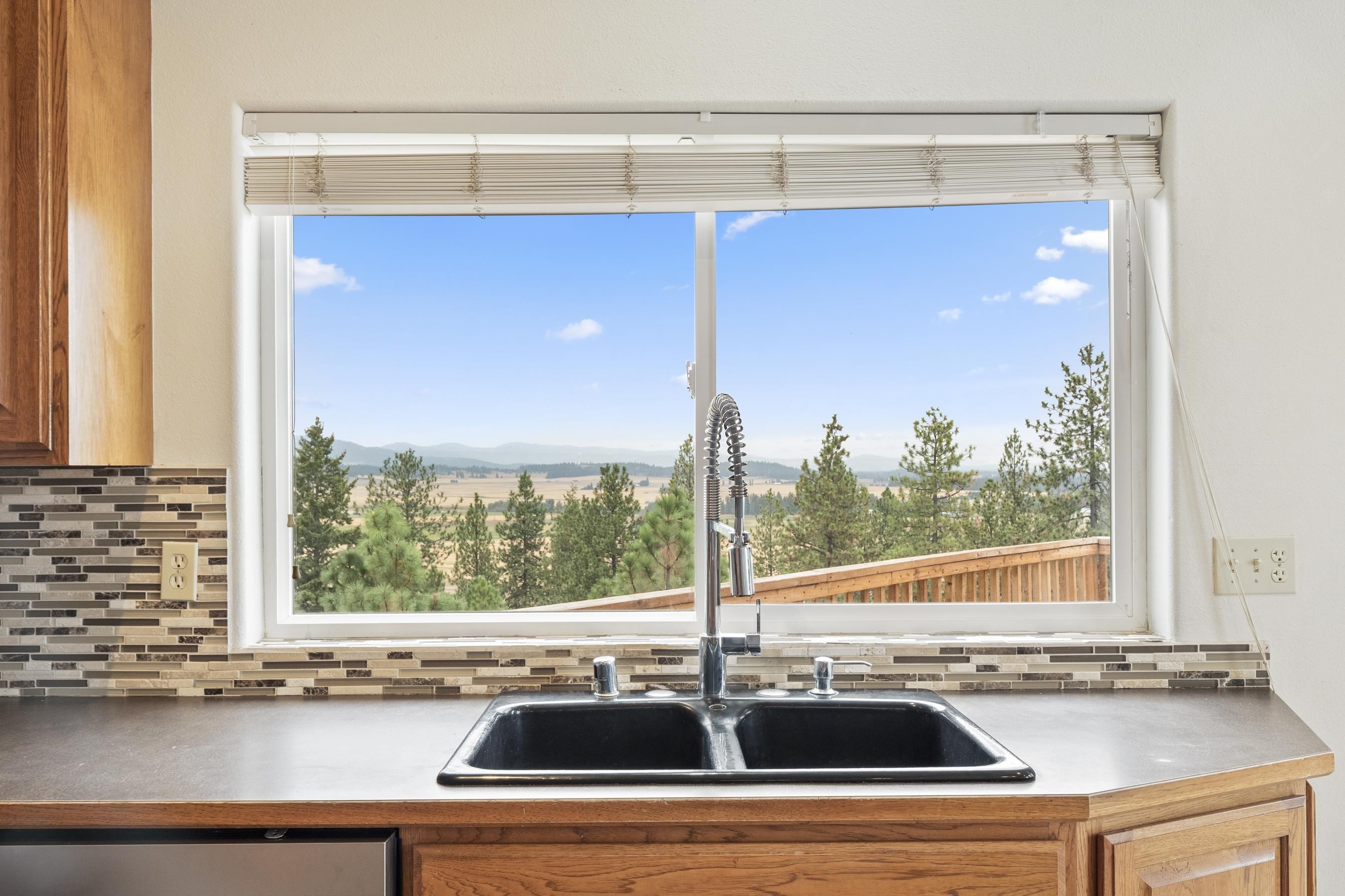 21606 North Hazard Road Spokane, WA 99208 - Photo 16 of 49