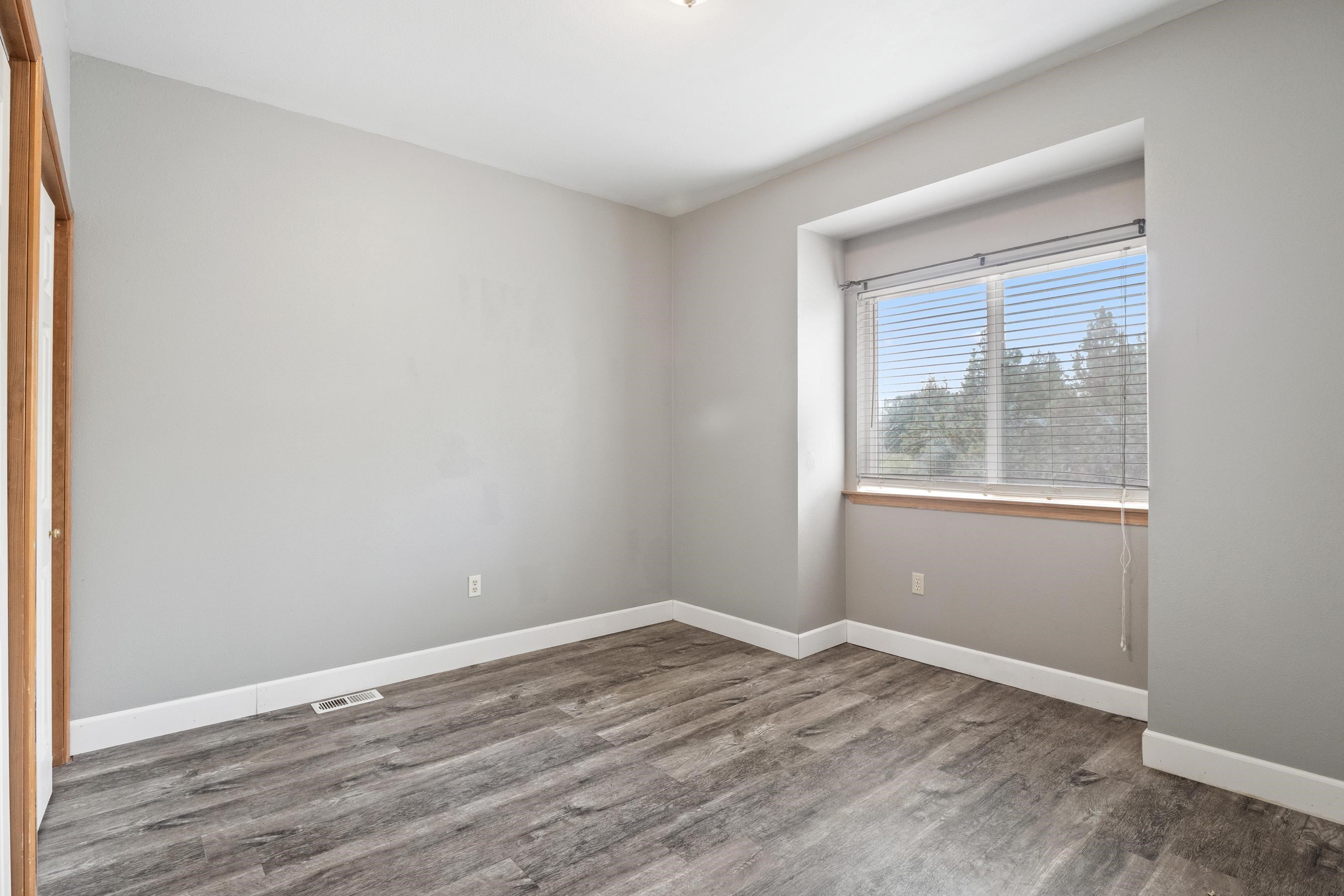 21606 North Hazard Road Spokane, WA 99208 - Photo 18 of 49