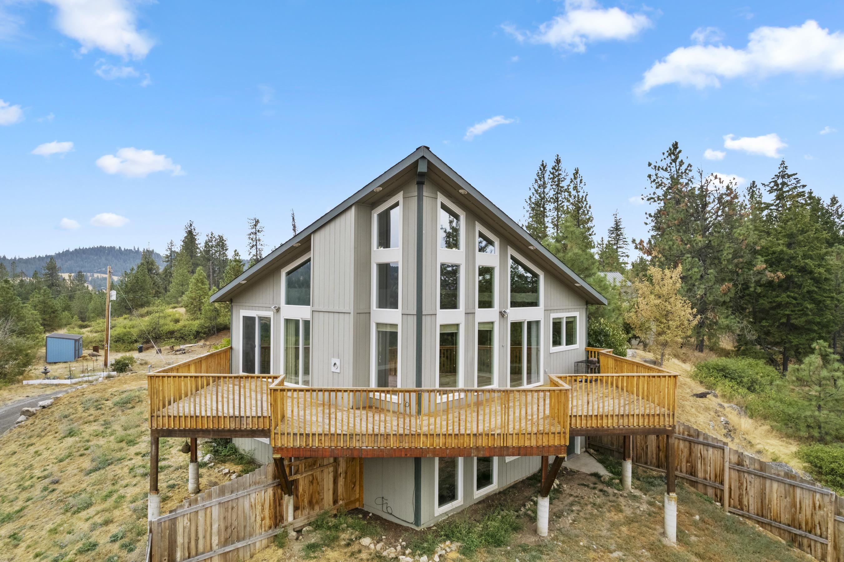 21606 North Hazard Road Spokane, WA 99208 - Photo 2 of 49