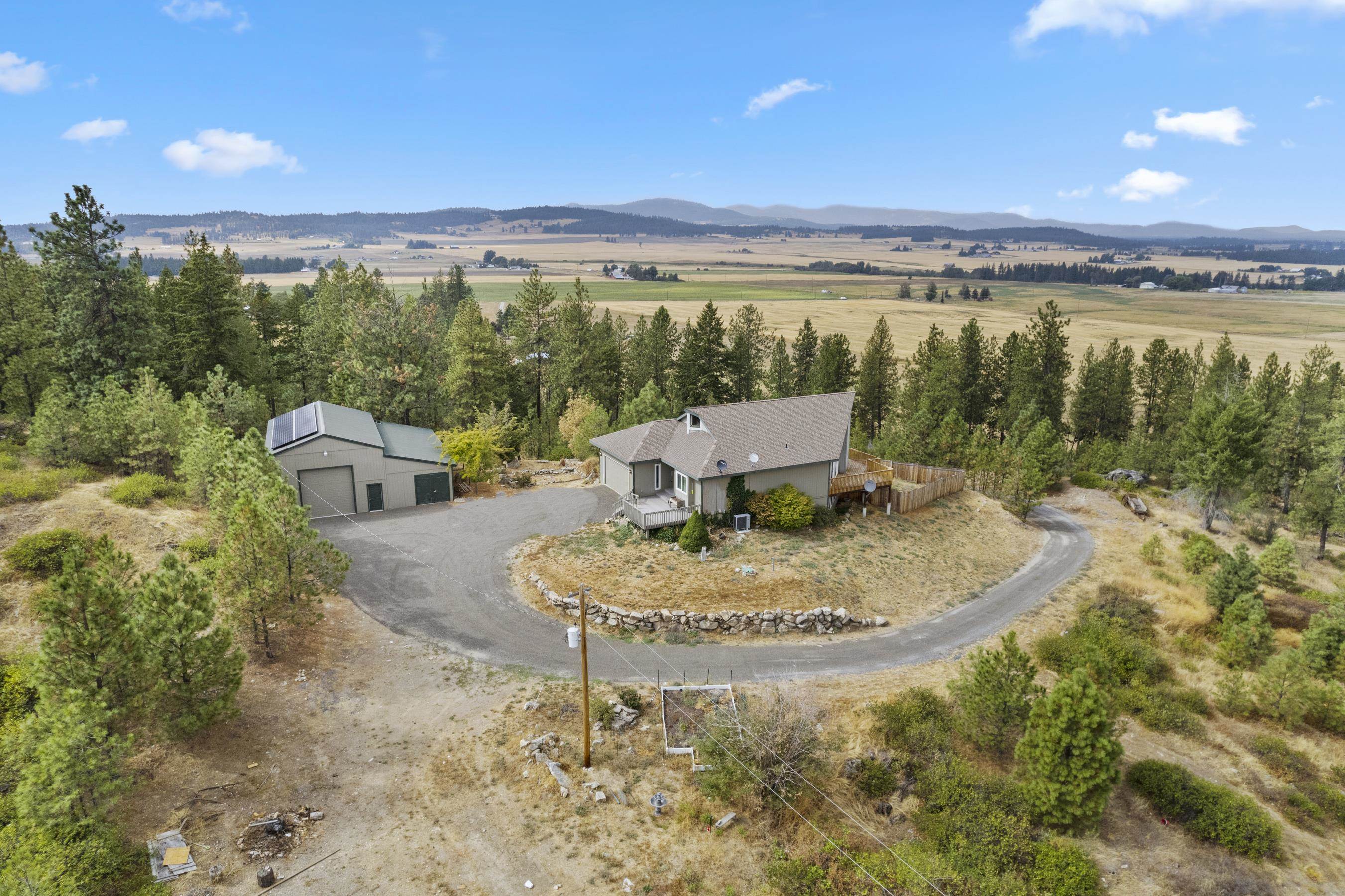 21606 North Hazard Road Spokane, WA 99208 - Photo 4 of 49