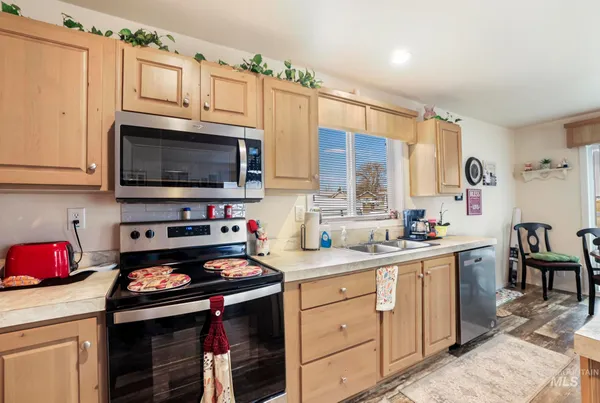 $1,200,000 | 320 East Cassia Street, Richfield, ID 83349