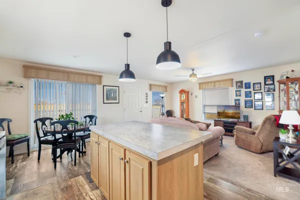$1,200,000 | 320 East Cassia Street, Richfield, ID 83349
