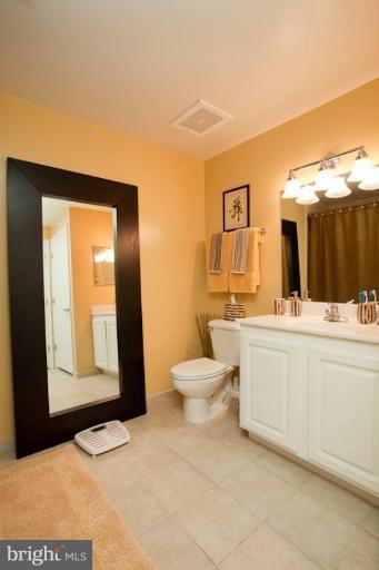 355 I Street Southwest, Unit S412 Washington, DC 20024 - Photo 13 of 30 Bath #2