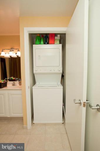 355 I Street Southwest, Unit S412 Washington, DC 20024 - Photo 21 of 30 Laundry Area 1