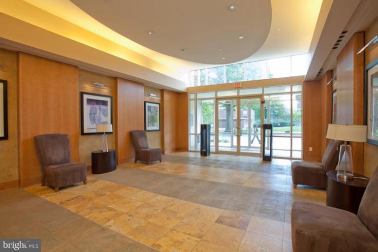 355 I Street Southwest, Unit S412 Washington, DC 20024 - Photo 24 of 30 Lobby