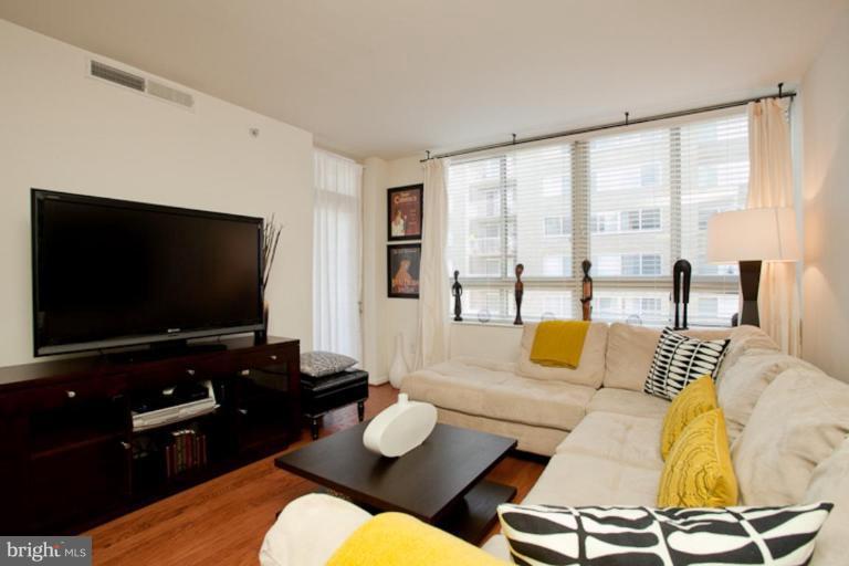 355 I Street Southwest, Unit S412 Washington, DC 20024 - Photo 8 of 30 Living Room #3