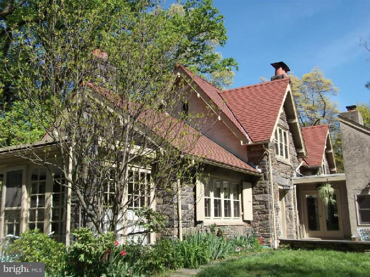 641 Burnham Road Philadelphia, PA 19119 - Photo 7 of 25 Exterior Back