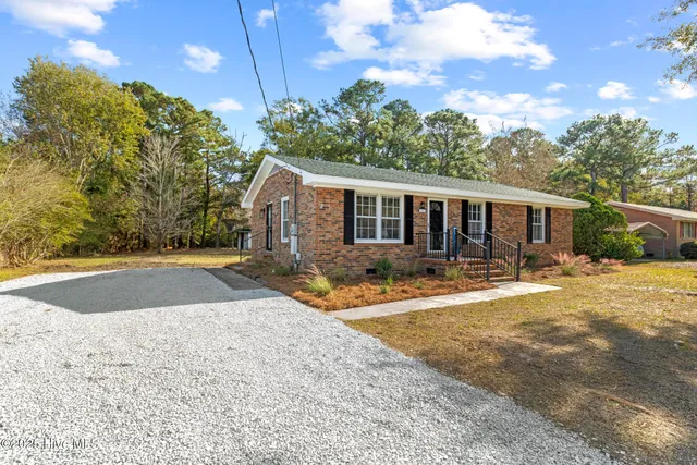 $332,900 | 1462 Country Club Drive, Hampstead, NC 28443