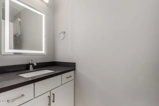 $7,000 | 4525 North 40th Street, Unit 4, Phoenix, AZ 85018