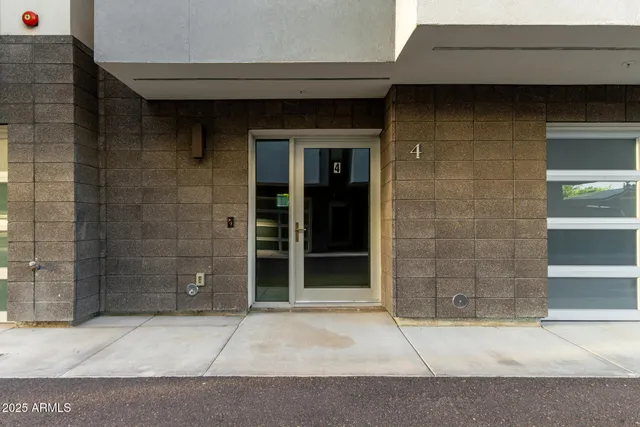 $7,000 | 4525 North 40th Street, Unit 4, Phoenix, AZ 85018