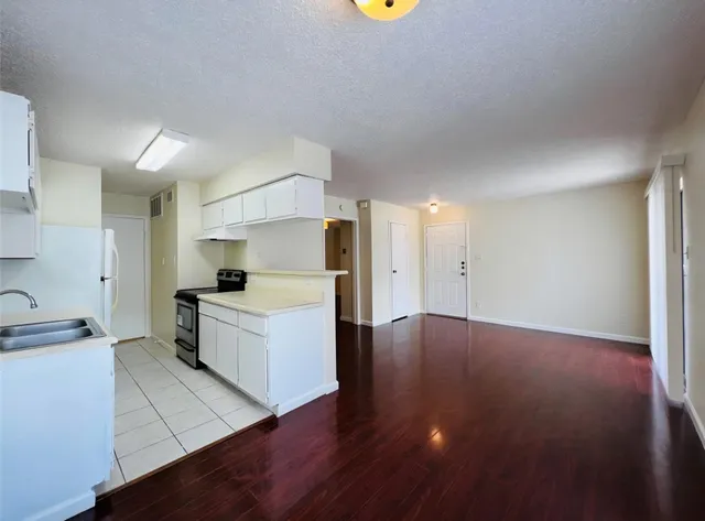 $86,000 | 12660 Ashford Point Drive, Unit 410, Houston, TX 77082