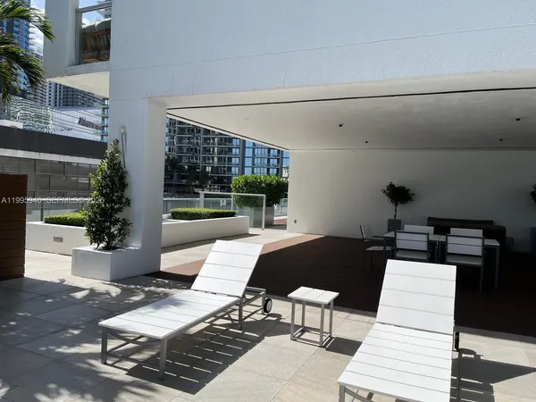 $4,300 | 55 Southeast 6th Street, Unit 2005, Miami, FL 33131