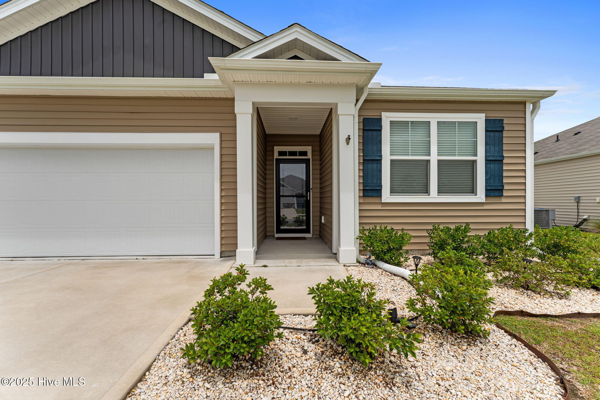 1120 Burled Oak Rdg Loop Southeast Bolivia, NC 28422 - Photo 2 of 39 front