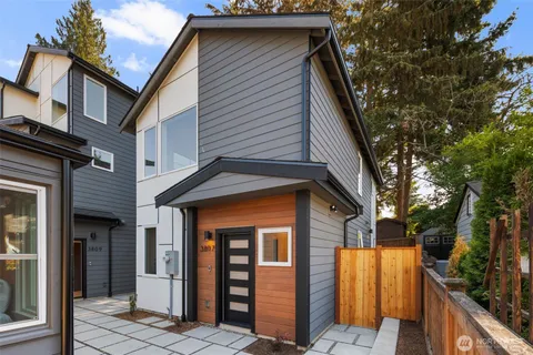 $775,000 | 3807 Northeast 89th Street, Seattle, WA 98115